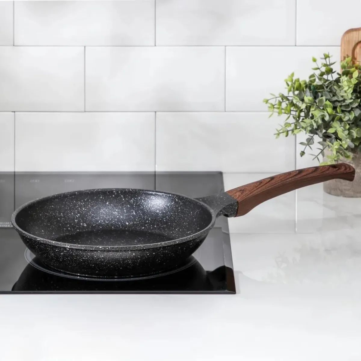 Frigideira Antiaderente com Cabo Amadeirado - IPA00025/6/7/8