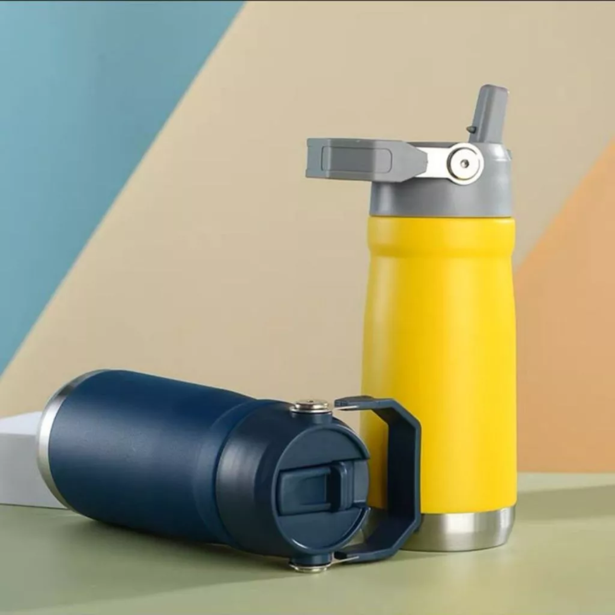 Garrafa Portátil Flip Straw de 650ml Com Alça Aço Inoxidável - IOD00030