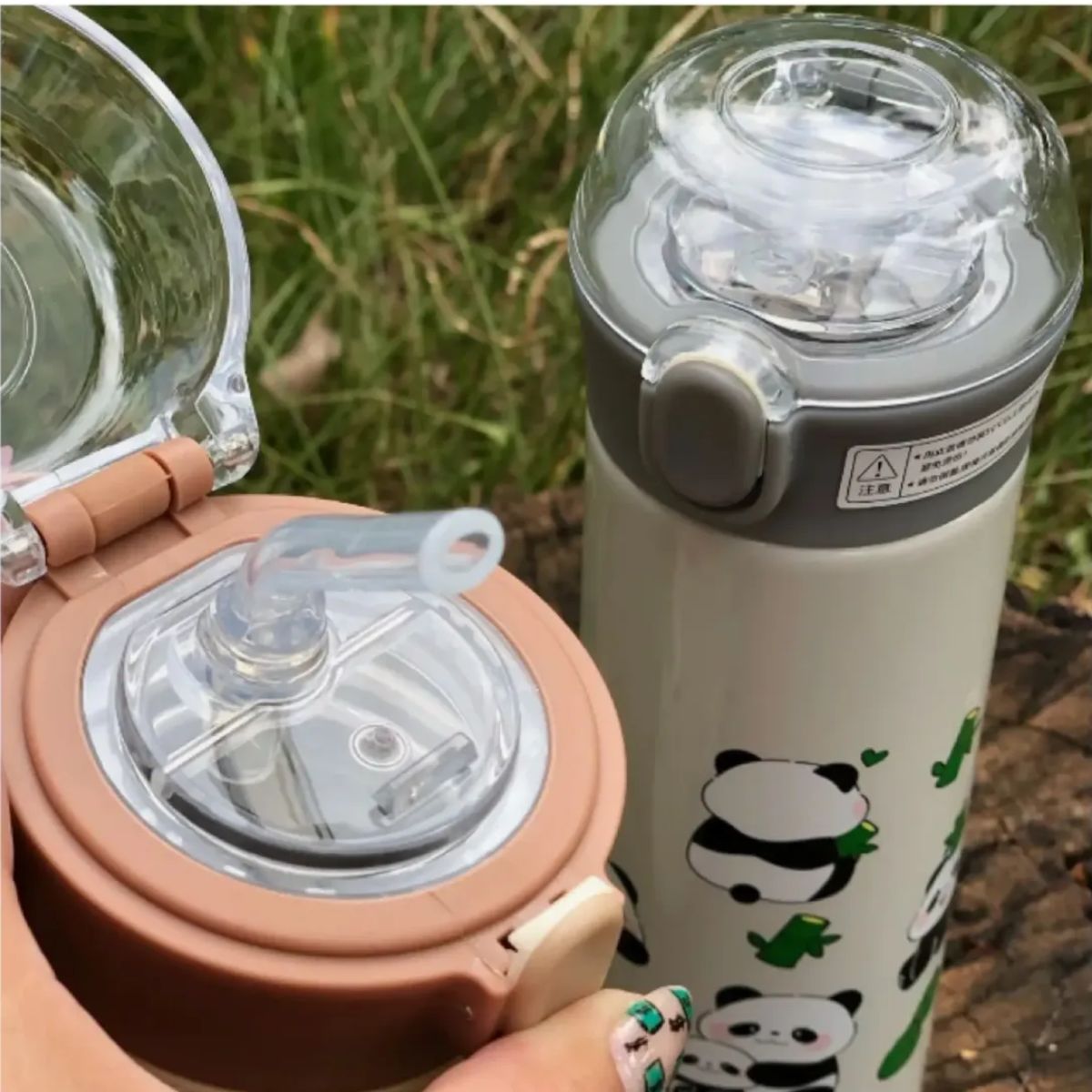 Garrafa Térmica 500 ml Estampada com Pandas e Tampa de Abertura Prática - CGT4017