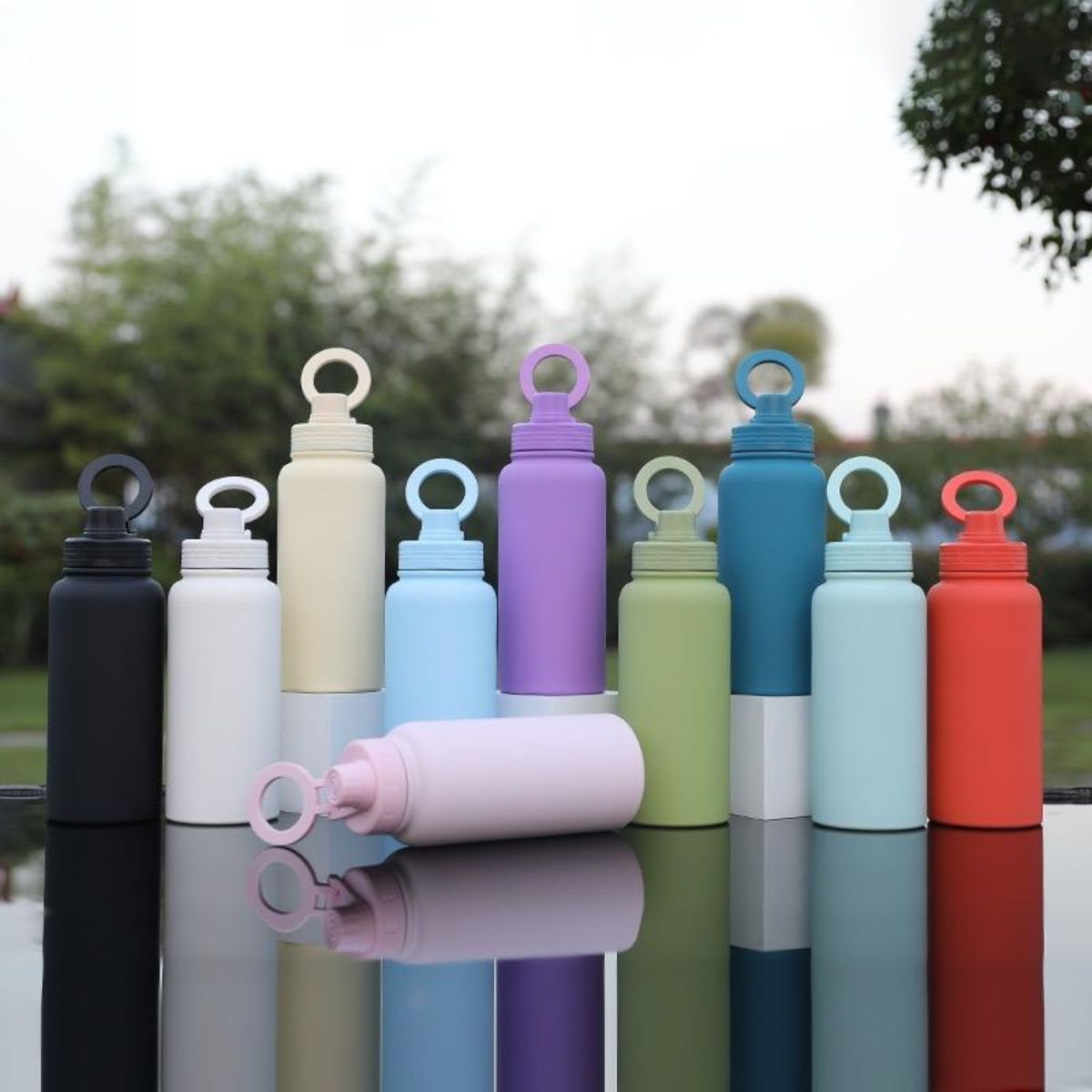 Garrafa Térmica com Canudo e Suporte Magnético de Celular - IOD00007