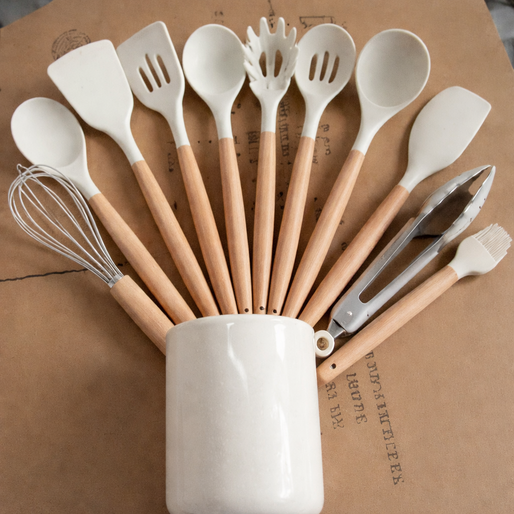 Kit de Utensílios de Cozinha com 12 Peças em Silicone com Cabo de Madeira - CSL00015